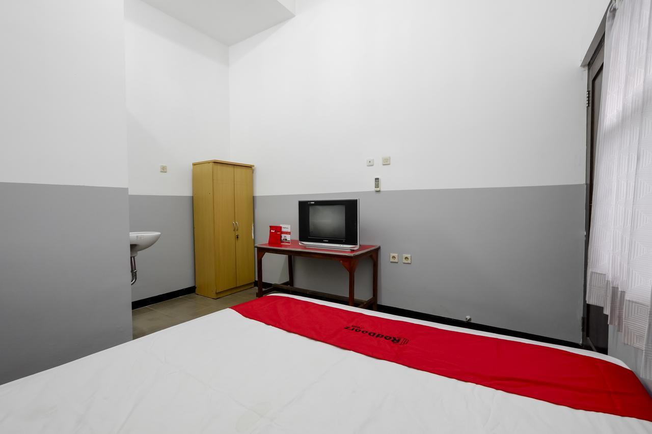 Reddoorz @ Prambanan Timur Raya Semarang Eksteriør bilde
